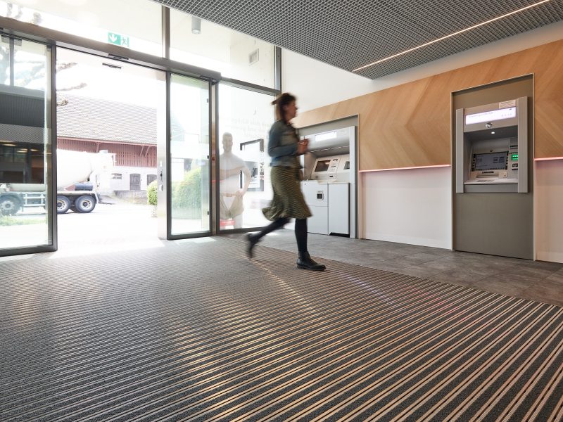 Schmutzschleuse Basler Kantonalbank